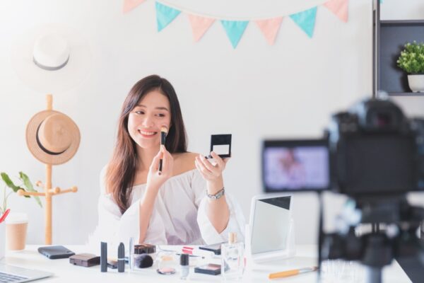 Strategi DJP Memanfaatkan Media Sosial untuk Mengungkap Potensi Pajak Influencer Strategi DJP Memanfaatkan Media Sosial untuk Mengungkap Potensi Pajak Influencer