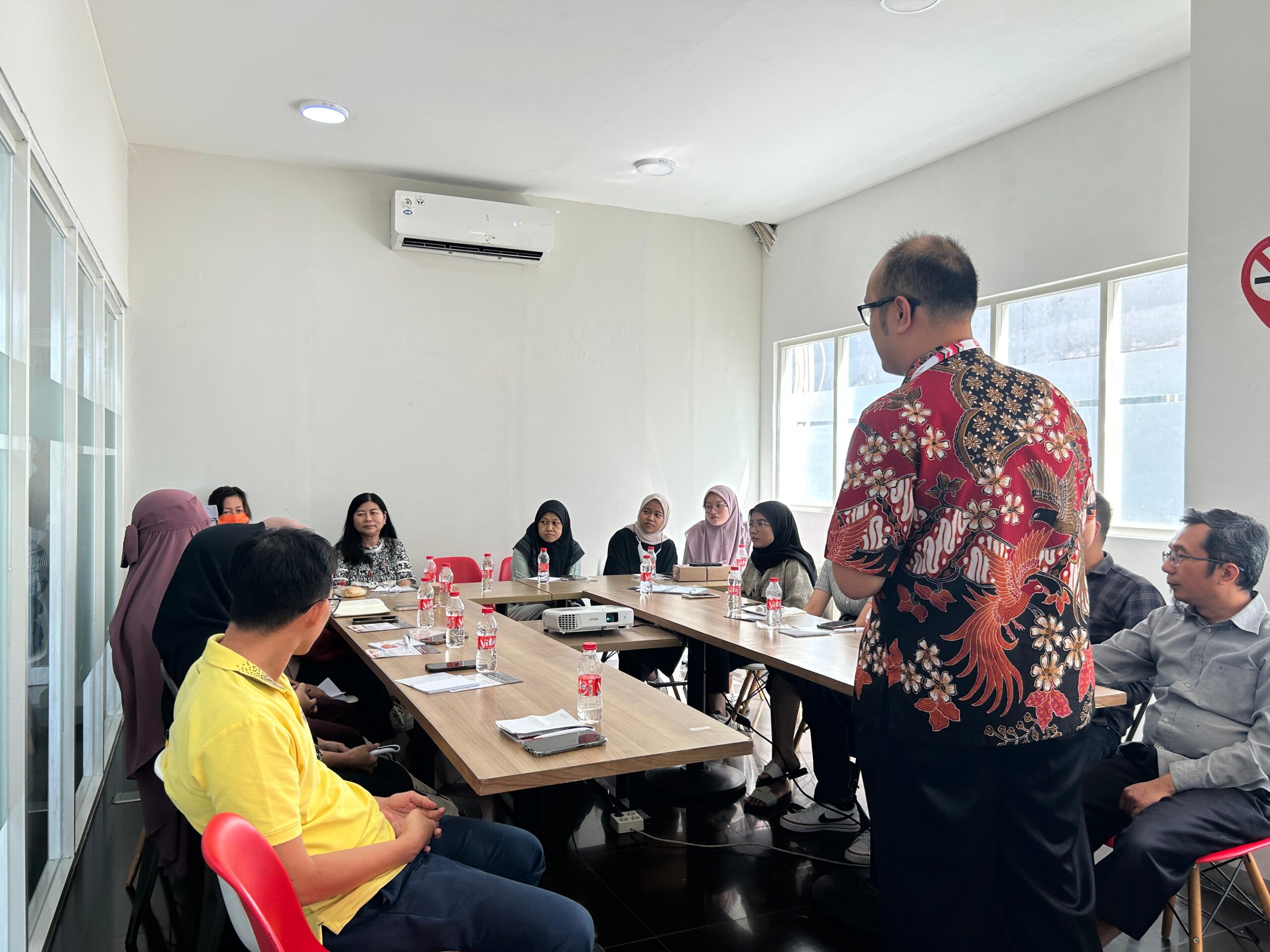 Sesi Tanya Jawab yang Interaktif dengan Peserta Seminar Pajak E-Commerce