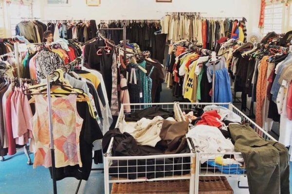 Legalisasi Thrifting di Indonesia: Bagaimana Peluang dan Tantangan Bagi UMKM?