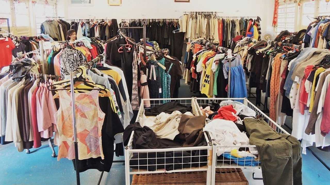 Legalisasi Thrifting di Indonesia: Bagaimana Peluang dan Tantangan Bagi UMKM?